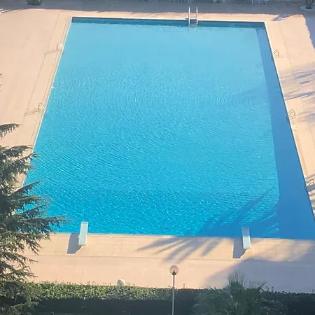 Cannes Marina Résidence Le Surcouf - De 28m2 Au 10ème étage Avec Piscine, Terrasse, Parking, Vue Montagne Et Port : Mandelieu-la Napoule *