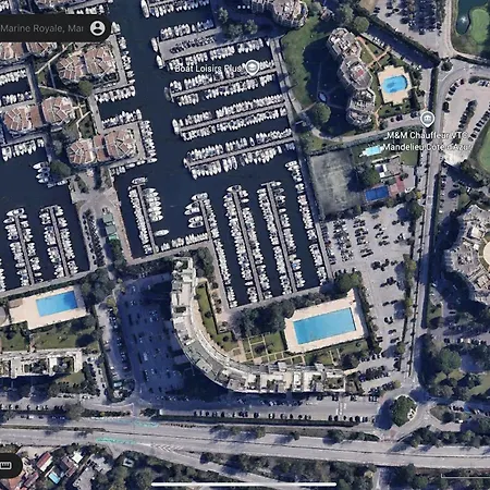 Apartamento Cannes Marina Résidence Le Surcouf - De 28m2 Au 10ème étage Avec Piscine, Terrasse, Parking, Vue Montagne Et Port : Mandelieu-la Napoule