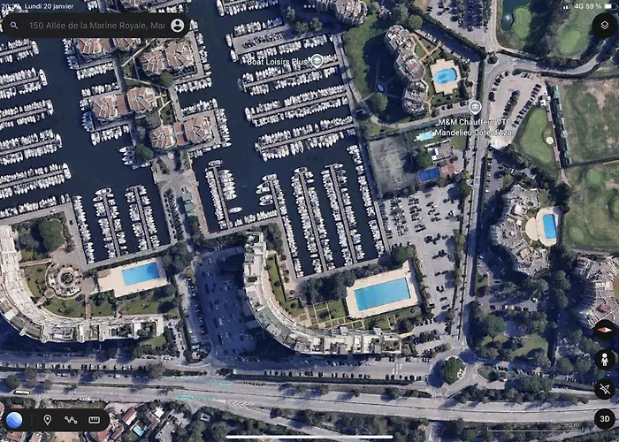 Appartement Cannes Marina Résidence Le Surcouf - De 28m2 Au 10ème étage Avec Piscine, Terrasse, Parking, Vue Montagne Et Port : Mandelieu-la Napoule
